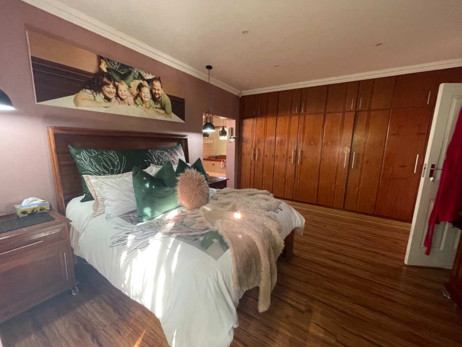 5 Bedroom Property for Sale in Universitas Free State